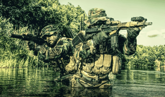 12 Warrior Mindset Tactics from the World&rsquo;s Toughest Men to Master Active Surveillance on Your Terms